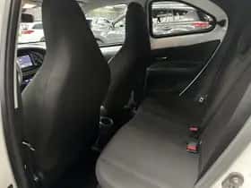 Toyota Aygo (2022) thumbnail 16