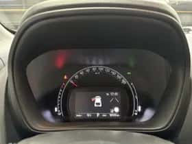 Toyota Aygo (2022) thumbnail 3