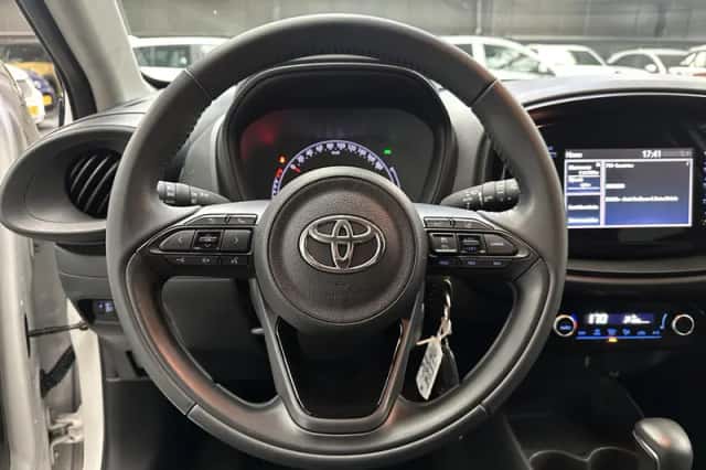 Toyota Aygo (2022) thumbnail 10