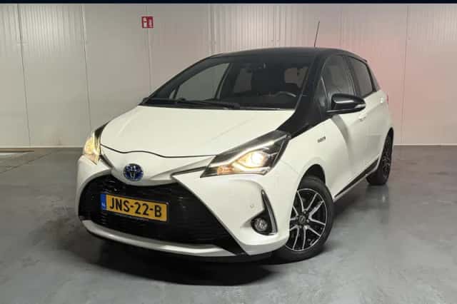 Toyota Yaris (2017) thumbnail 1