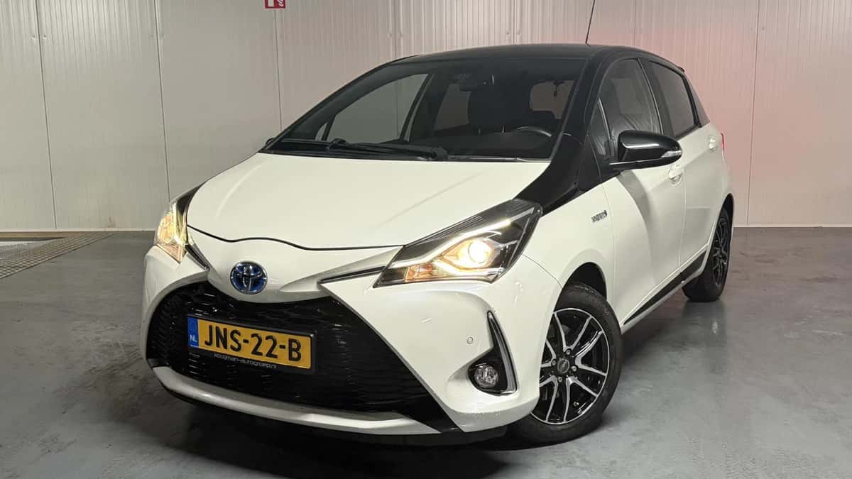 Toyota Yaris (2017) — foto 1
