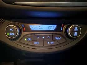 Toyota Yaris (2017) thumbnail 13