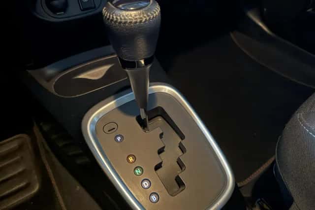 Toyota Yaris (2017) thumbnail 14