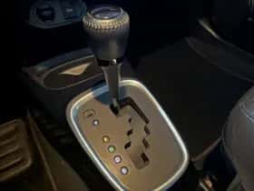 Toyota Yaris (2017) thumbnail 14