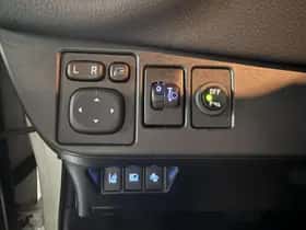 Toyota Yaris (2017) thumbnail 18