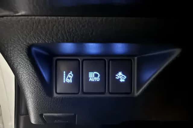 Toyota Yaris (2017) thumbnail 19