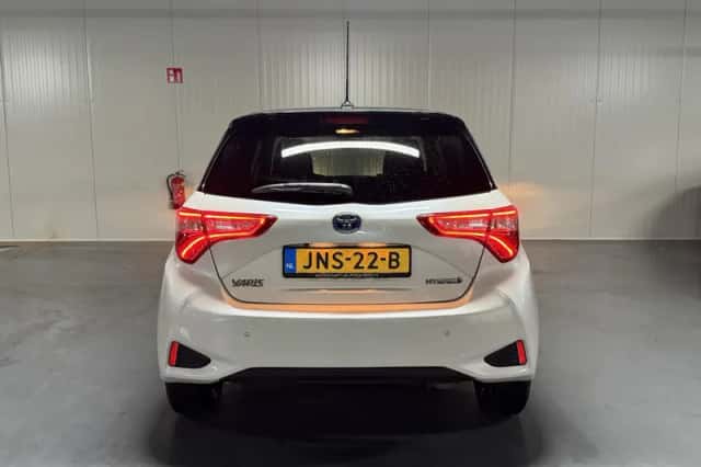 Toyota Yaris (2017) thumbnail 22