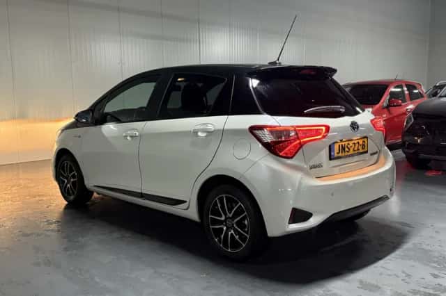 Toyota Yaris (2017) thumbnail 23