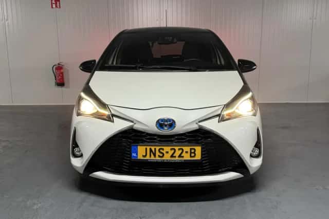 Toyota Yaris (2017) thumbnail 25