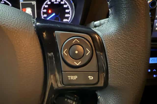 Toyota Yaris (2017) thumbnail 6