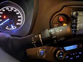 Toyota Yaris (2017) thumbnail 8