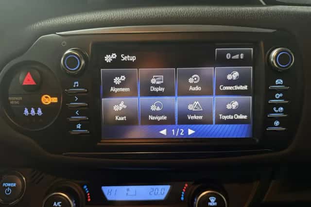 Toyota Yaris (2017) thumbnail 10