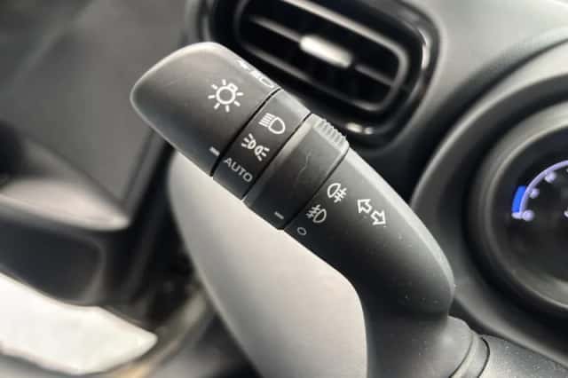 Toyota Yaris (2022) thumbnail 11