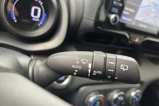 Toyota Yaris (2022) thumbnail 12