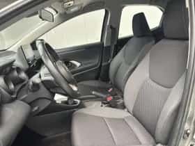 Toyota Yaris (2022) thumbnail 3
