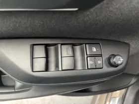 Toyota Yaris (2022) thumbnail 5
