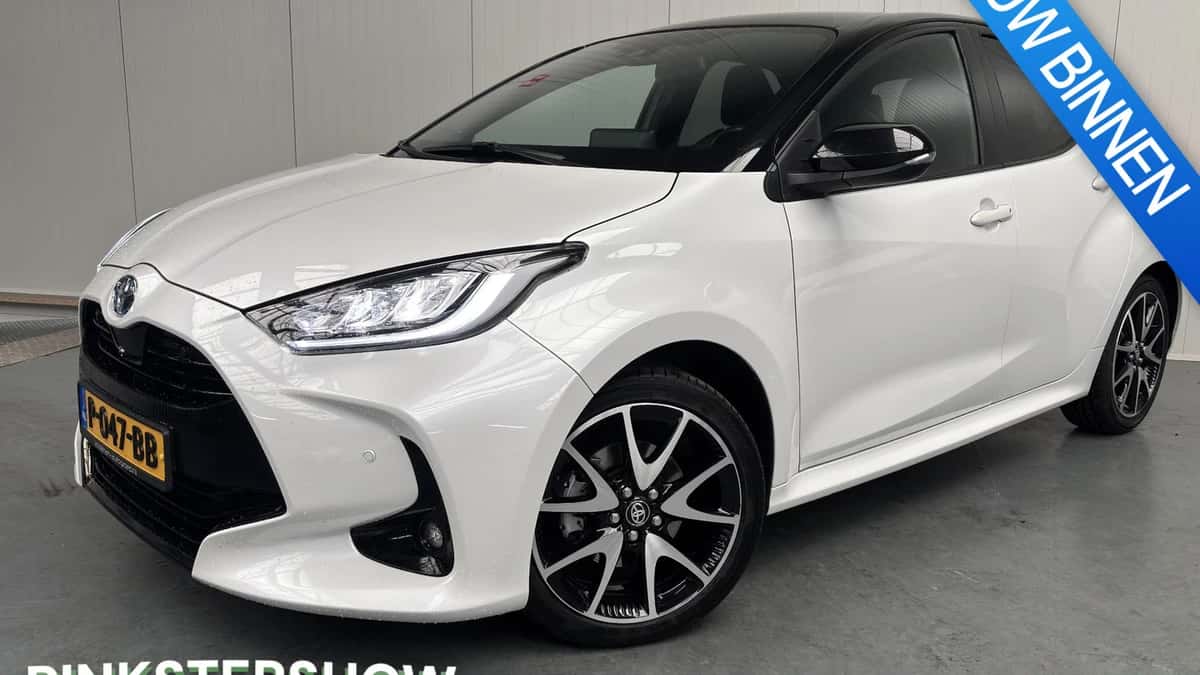 Toyota Yaris (2022) — foto 1