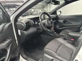 Toyota Yaris (2022) thumbnail 2