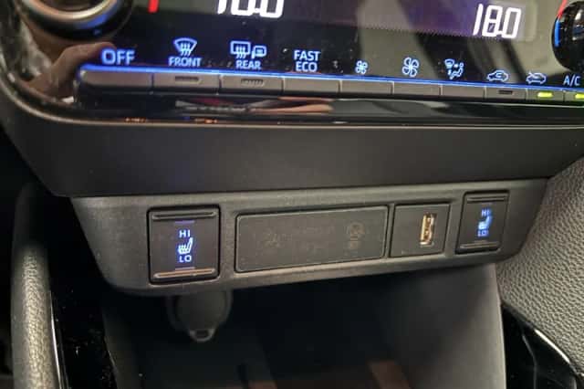 Toyota Yaris (2022) thumbnail 23