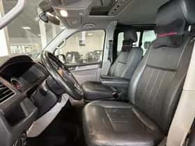 Volkswagen Transporter (2017) thumbnail 2