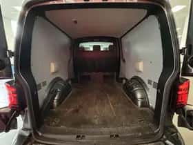 Volkswagen Transporter (2017) thumbnail 18