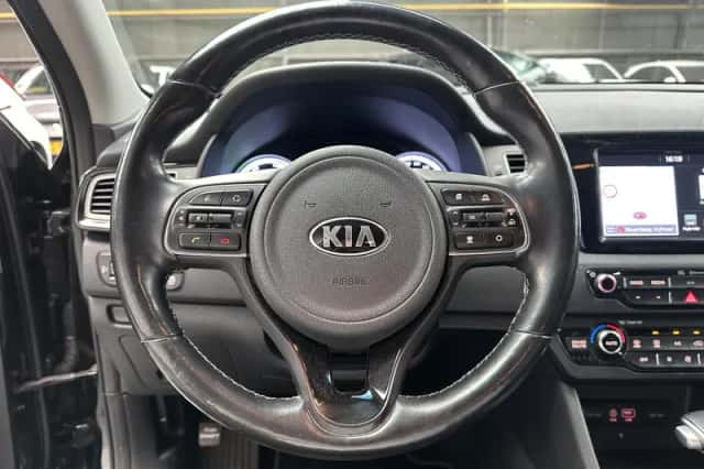 Kia Niro (2017) thumbnail 13