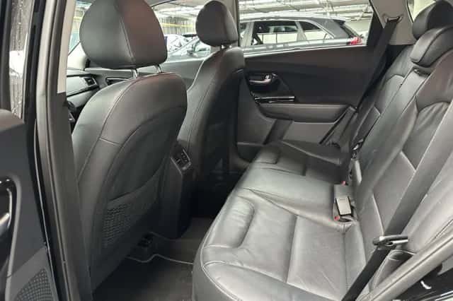 Kia Niro (2017) thumbnail 21