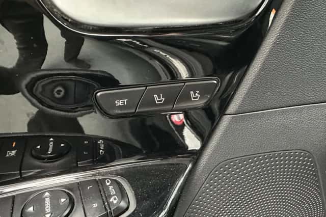 Kia Niro (2017) thumbnail 4