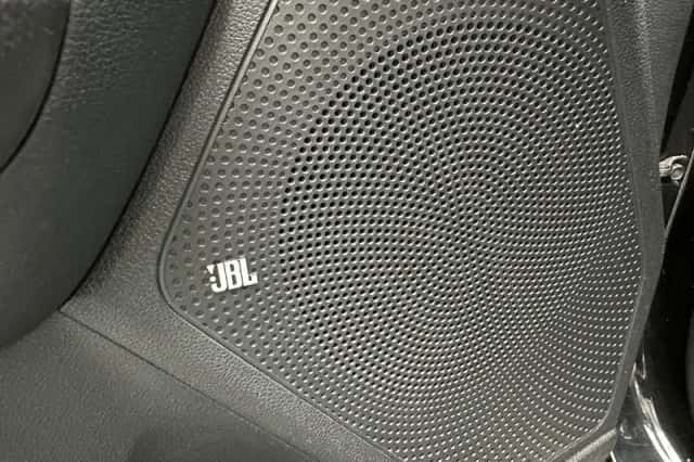 Kia Niro (2017) thumbnail 5