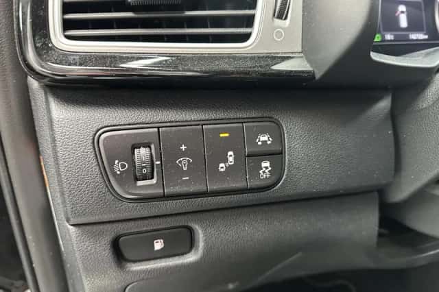 Kia Niro (2017) thumbnail 6