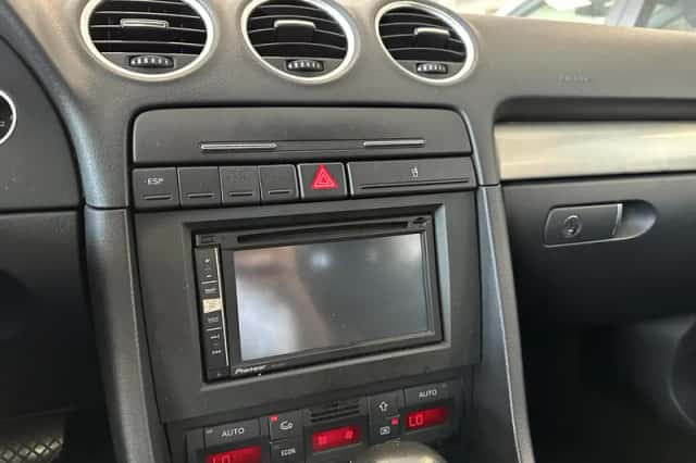 Audi A4 (2007) thumbnail 10