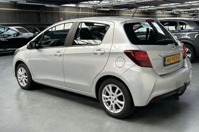 Toyota Yaris (2016) thumbnail 14