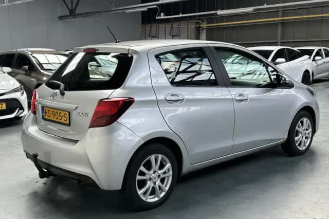 Toyota Yaris (2016) thumbnail 19