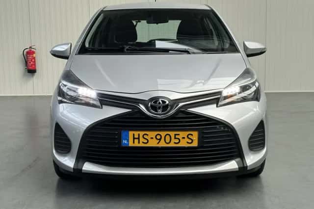 Toyota Yaris (2016) thumbnail 21