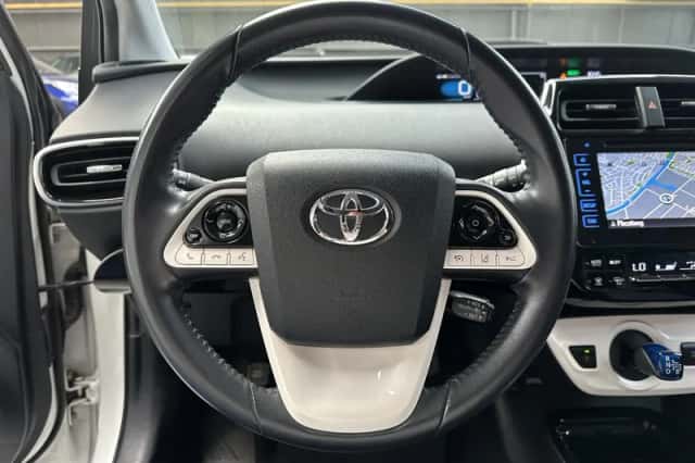 Toyota Prius (2018) thumbnail 12