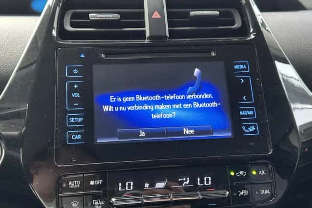 Toyota Prius (2018) thumbnail 13