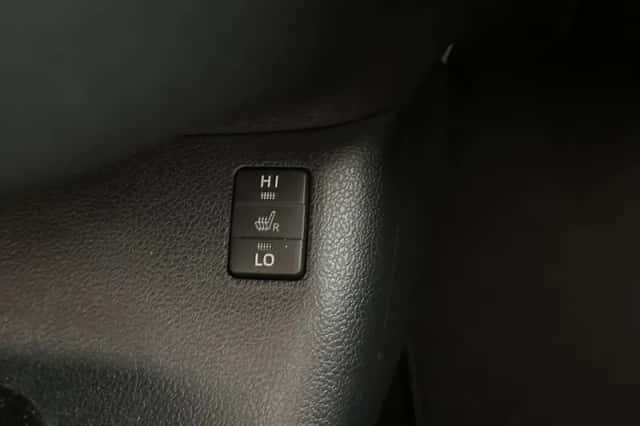 Toyota Prius (2018) thumbnail 18