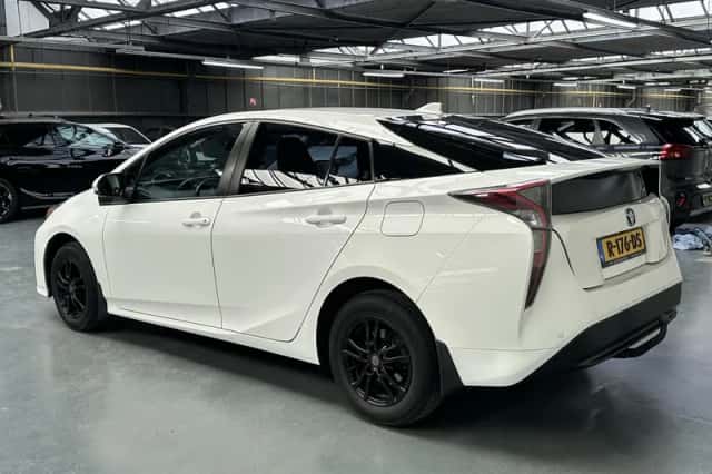 Toyota Prius (2018) thumbnail 23