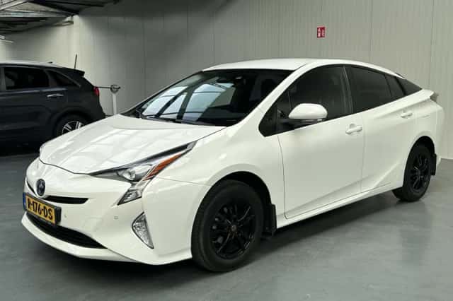 Toyota Prius (2018) thumbnail 24