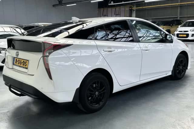 Toyota Prius (2018) thumbnail 27