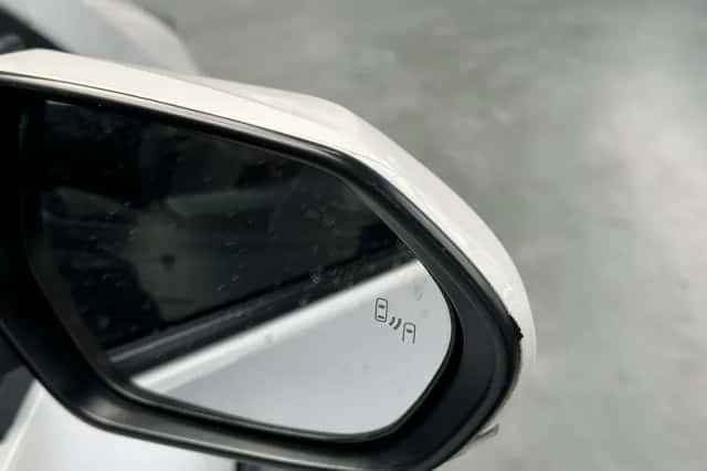 Toyota Prius (2018) thumbnail 28