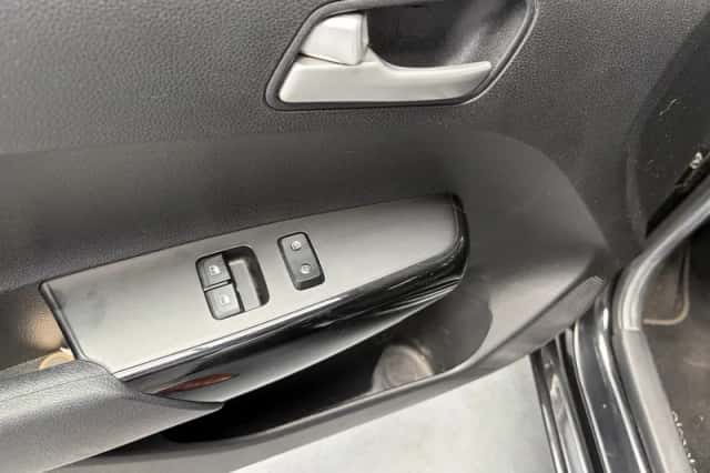 Kia Picanto (2021) thumbnail 10