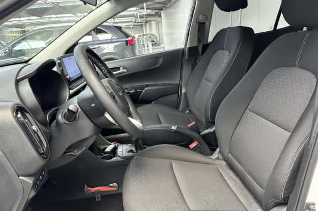 Kia Picanto (2022) thumbnail 2