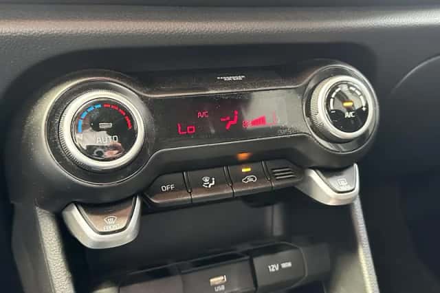 Kia Picanto (2022) thumbnail 12