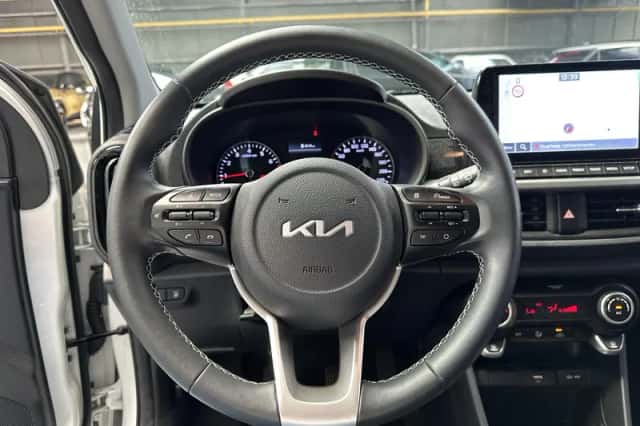 Kia Picanto (2022) thumbnail 3