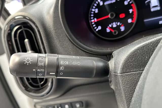 Kia Picanto (2022) thumbnail 5