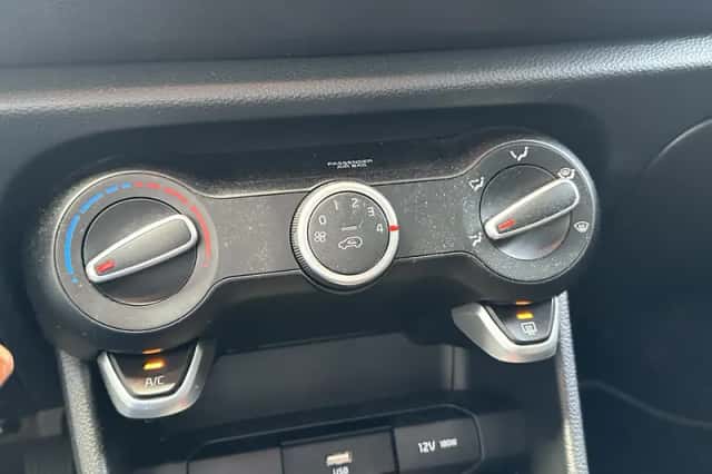 Kia Picanto (2021) thumbnail 5