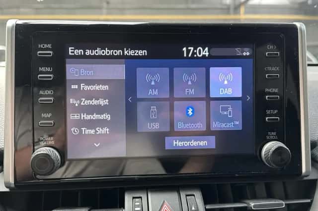 Toyota RAV4 (2022) thumbnail 17