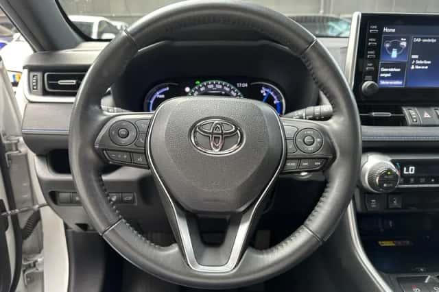 Toyota RAV4 (2022) thumbnail 9