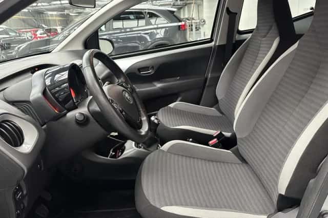 Toyota Aygo (2018) thumbnail 2